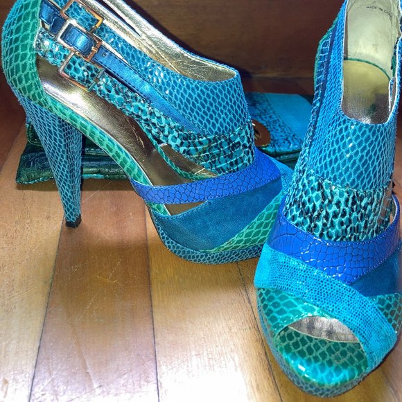 ALDO peep platform stiletto w/matching clutch - Picture 5 of 6